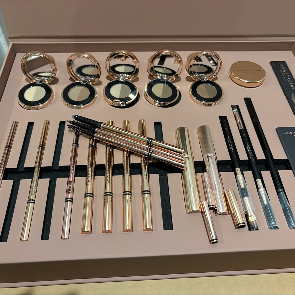 MAKEUP ARTISTS!!! Anastasia Beverly Hills 25th Anniversary BROW KIT NEW
